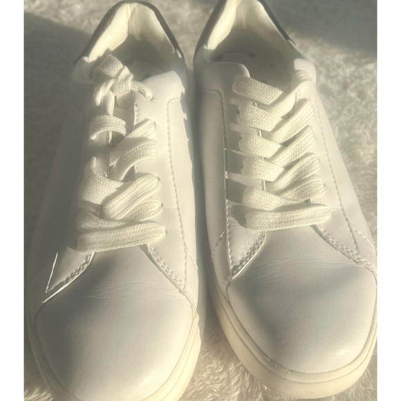 Kate Spade Lift Leather, Athletic Shoes, Arctic White, Black Size 7.5 Spades - Picture 6 of 16